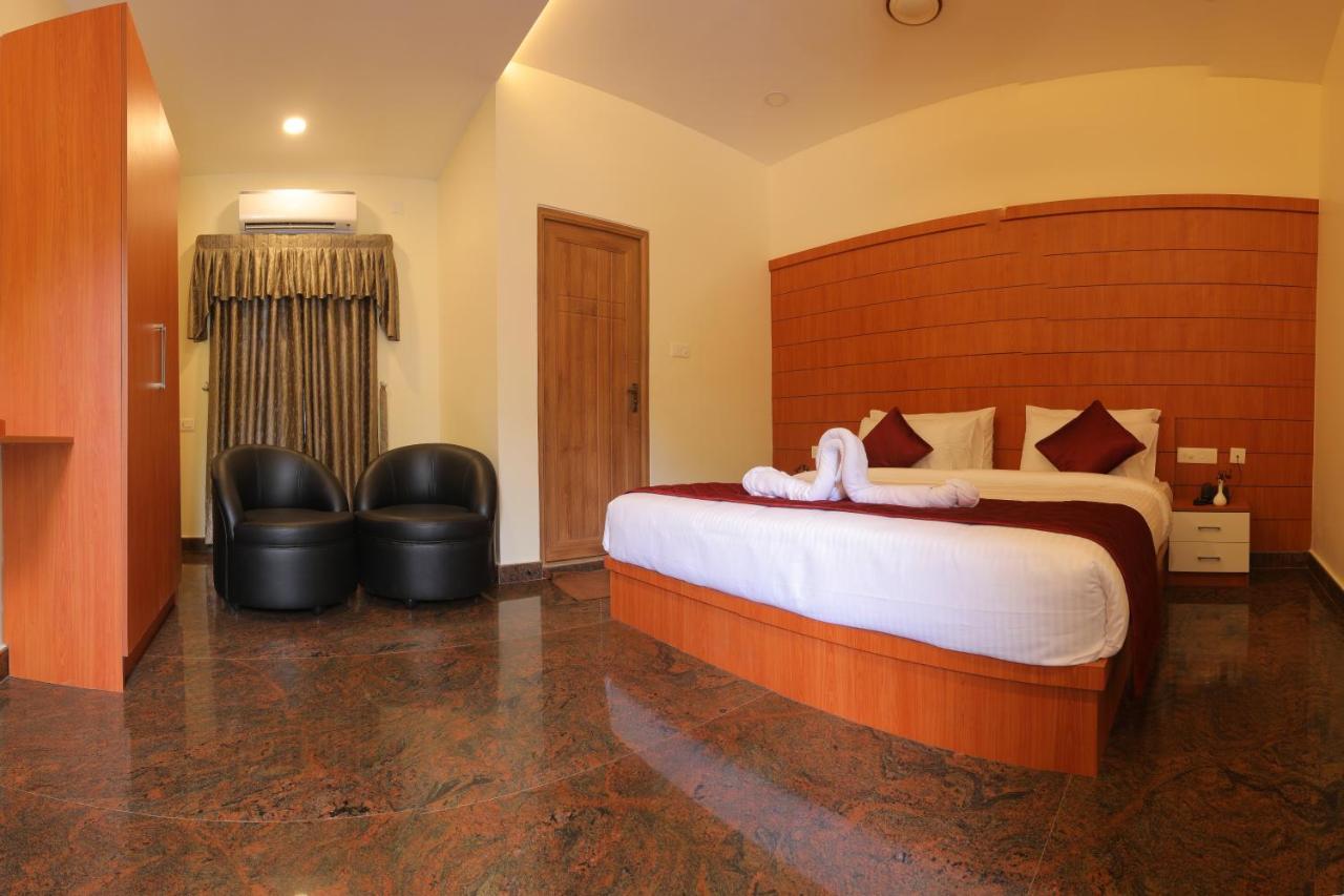 Thenmala Hormuz Inn Kolattupuzha Ngoại thất bức ảnh