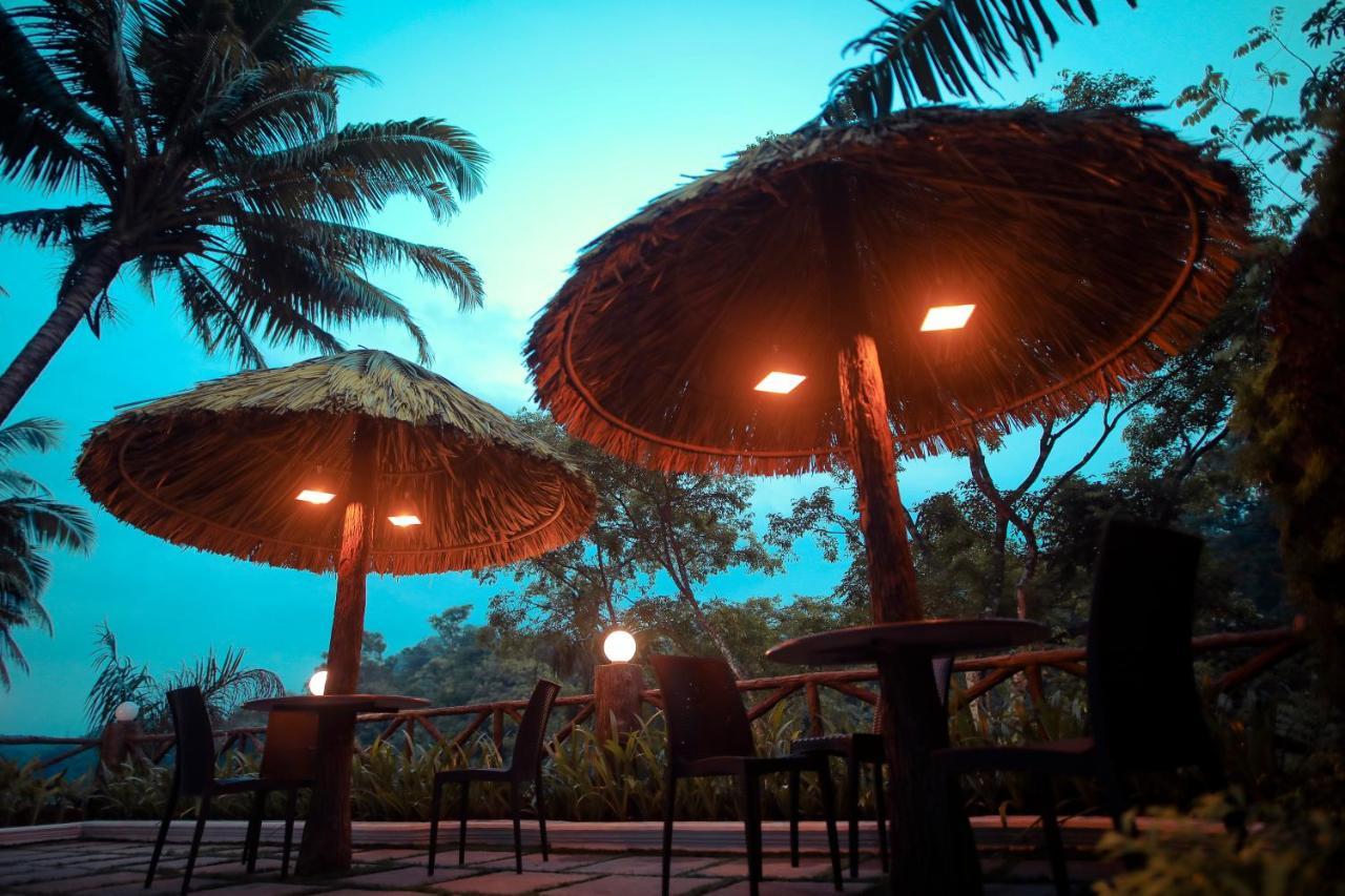 Thenmala Hormuz Inn Kolattupuzha Ngoại thất bức ảnh