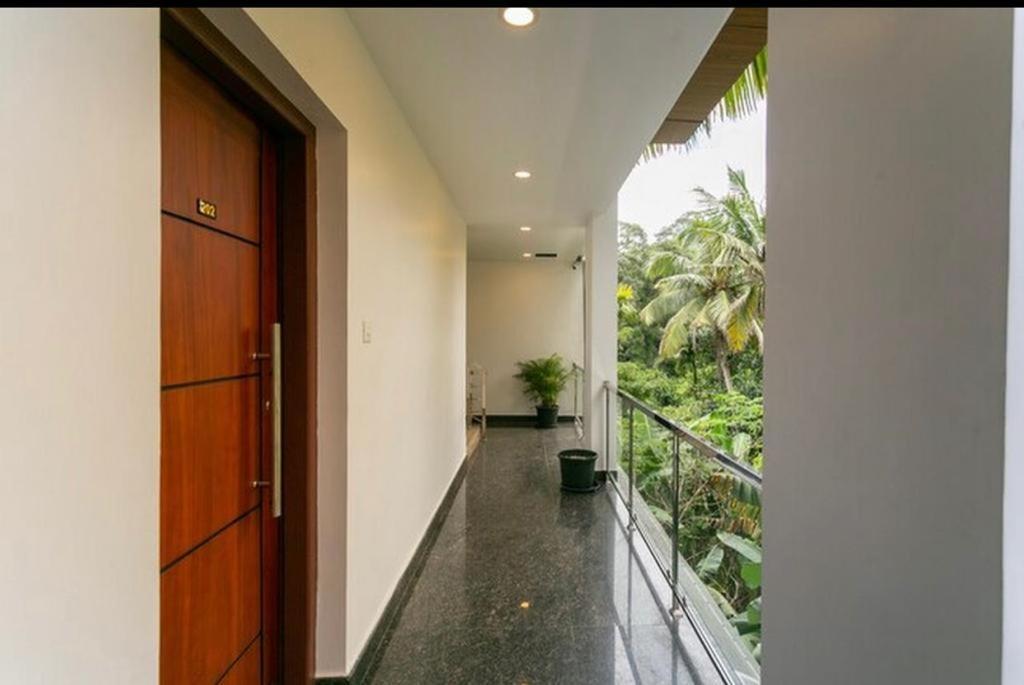Thenmala Hormuz Inn Kolattupuzha Ngoại thất bức ảnh