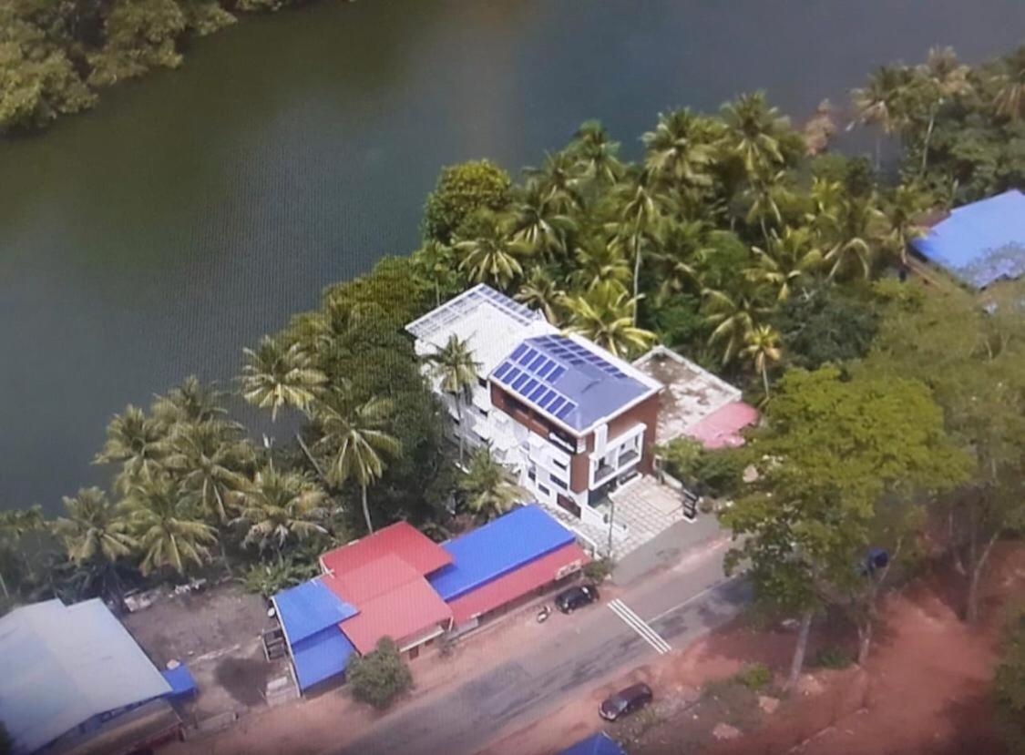 Thenmala Hormuz Inn Kolattupuzha Ngoại thất bức ảnh