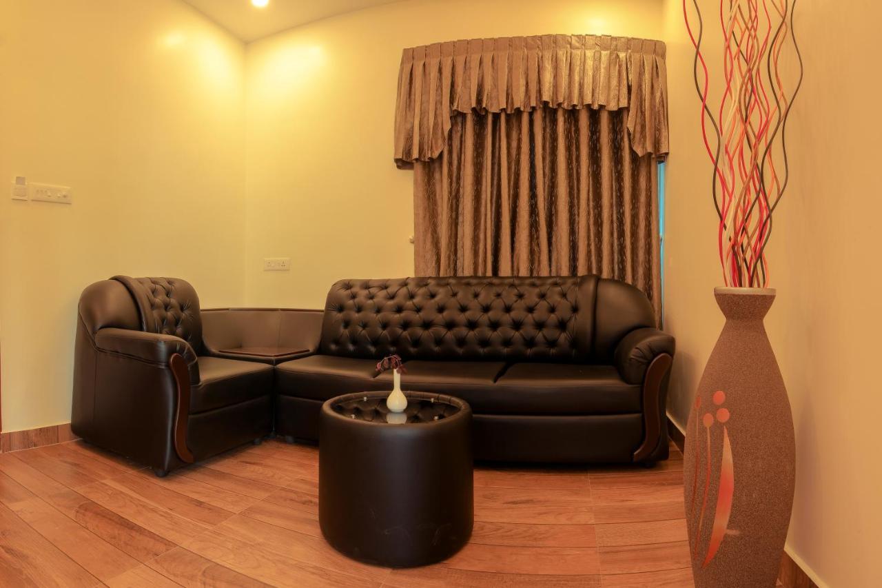 Thenmala Hormuz Inn Kolattupuzha Ngoại thất bức ảnh